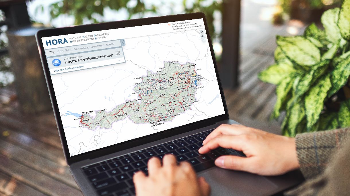 Das Programm HORA wird über einen Laptop geöffnet